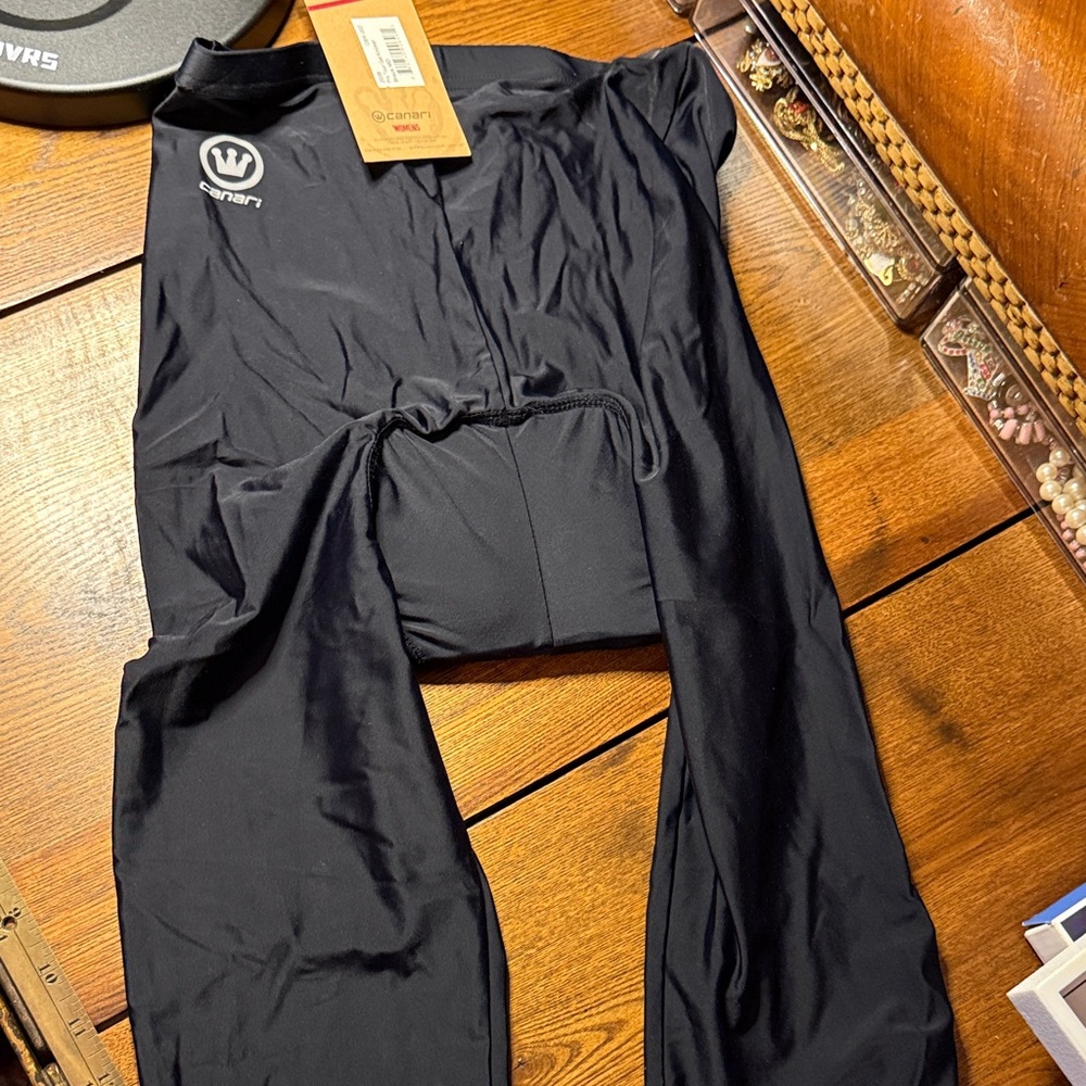 Black Women's Cycle shorts-med-NWT